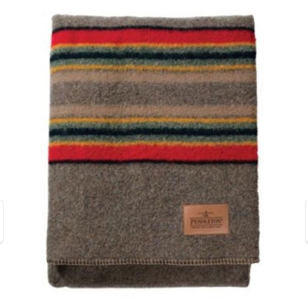 New W Tags Twin The Pendleton Yakima Camp Blanket in Mineral Umber